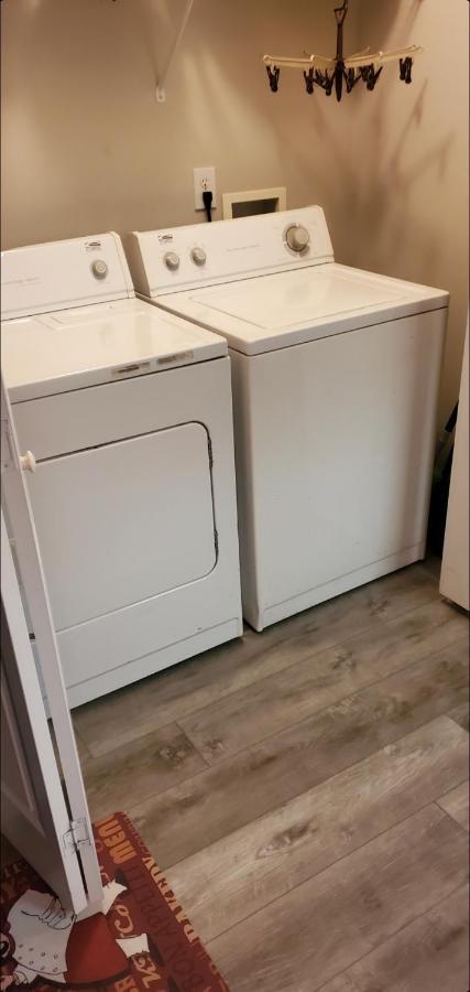 Central Pointe Pad 리버데일 외부 사진